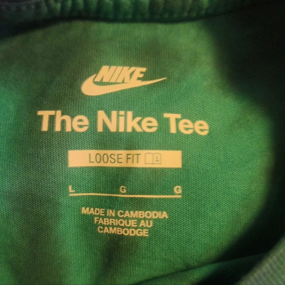 Nike Kids Blue Tie-Dye and Black Graphic Tees Size Large Kids - Picture 4 of 7